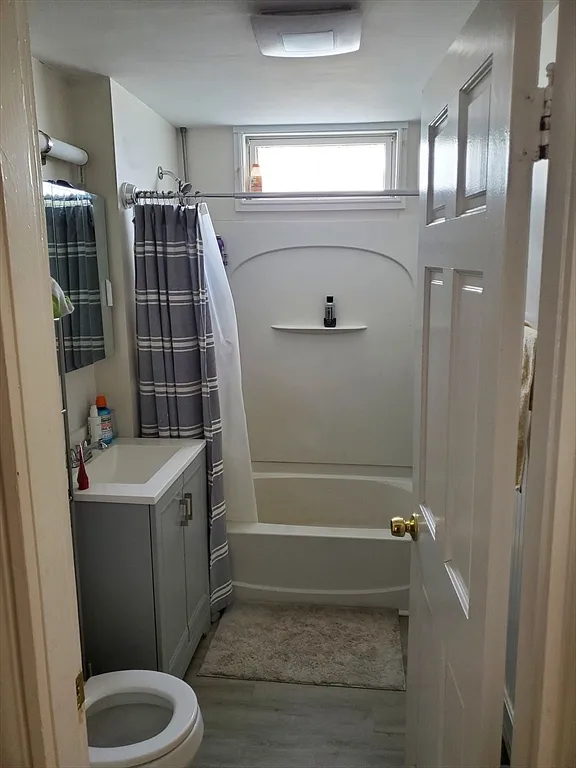3 bed, 1.0 bath, $2,500 — Photo 4