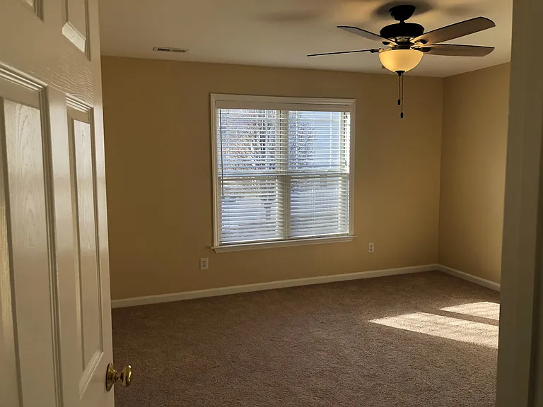 11008 Farmville Rd — Photo 11