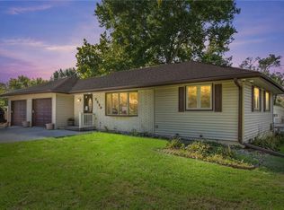2520 E 37th Ct, Des Moines, IA 50317