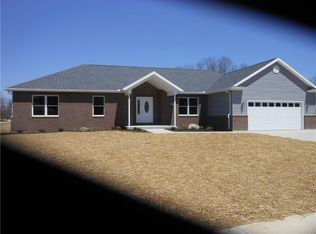 1230 Winter Ridge Dr, Sidney, OH 45365