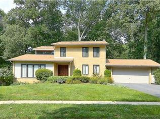 7 Scotch Mist Ct, Potomac, MD 20854