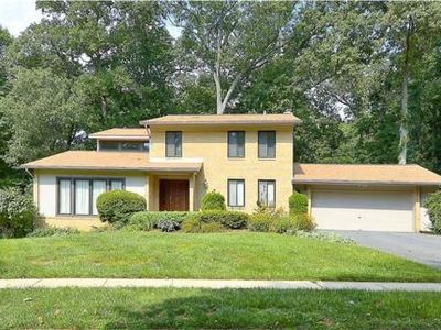7 Scotch Mist Ct, Potomac, MD, 20854