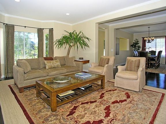 3rd image of 832 Wellesley Ave