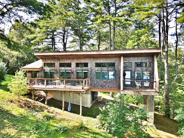 65 Lower Oak Point Road, Winterport, ME 04496