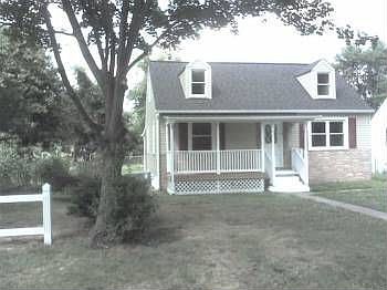 1st image of 114 Lee St