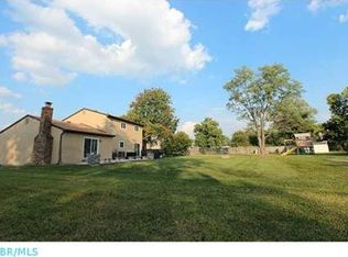 2003 Willow Run Rd, Grove City, OH 43123