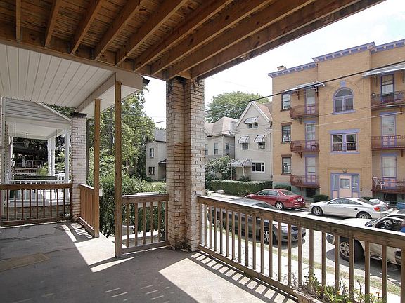 2nd image of 201 Franklin Ave #1