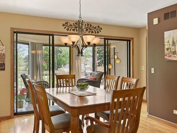 4th image of 1225 Golf View Dr