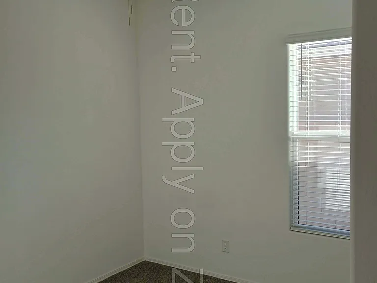 15565 W Desert Hollow Dr — Photo 16