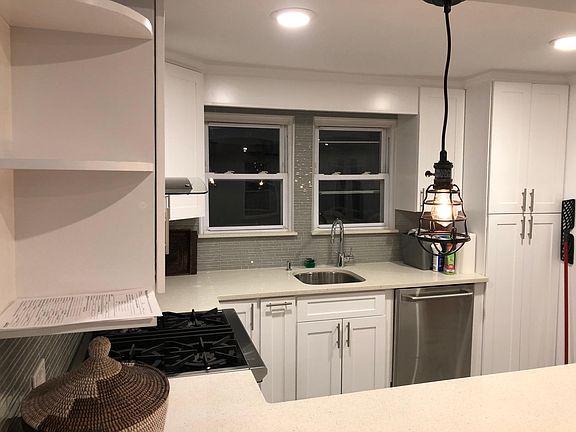 Kitchen/dishwasher