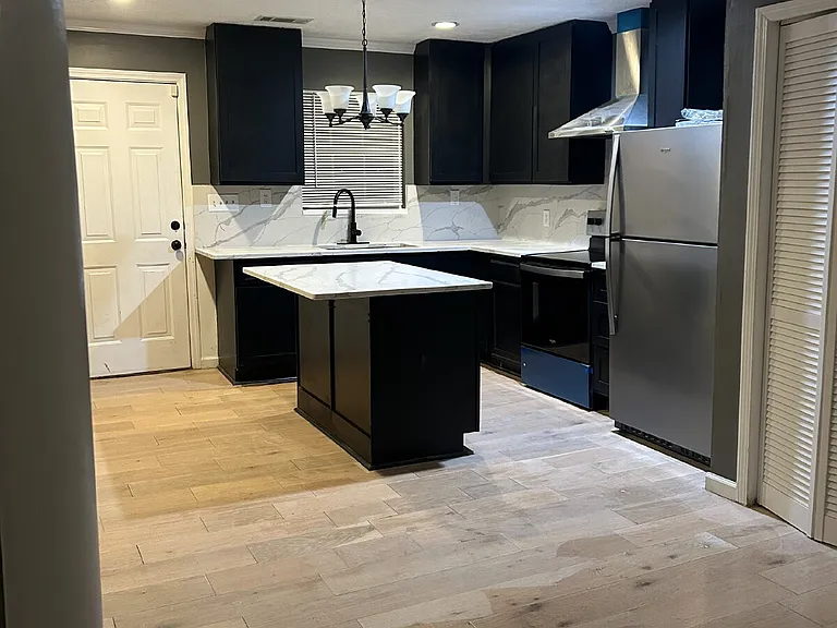 112 Scott Hill St SE — Photo 3