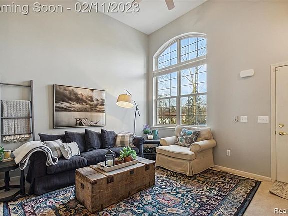 5th image of 472 Old Pine Way