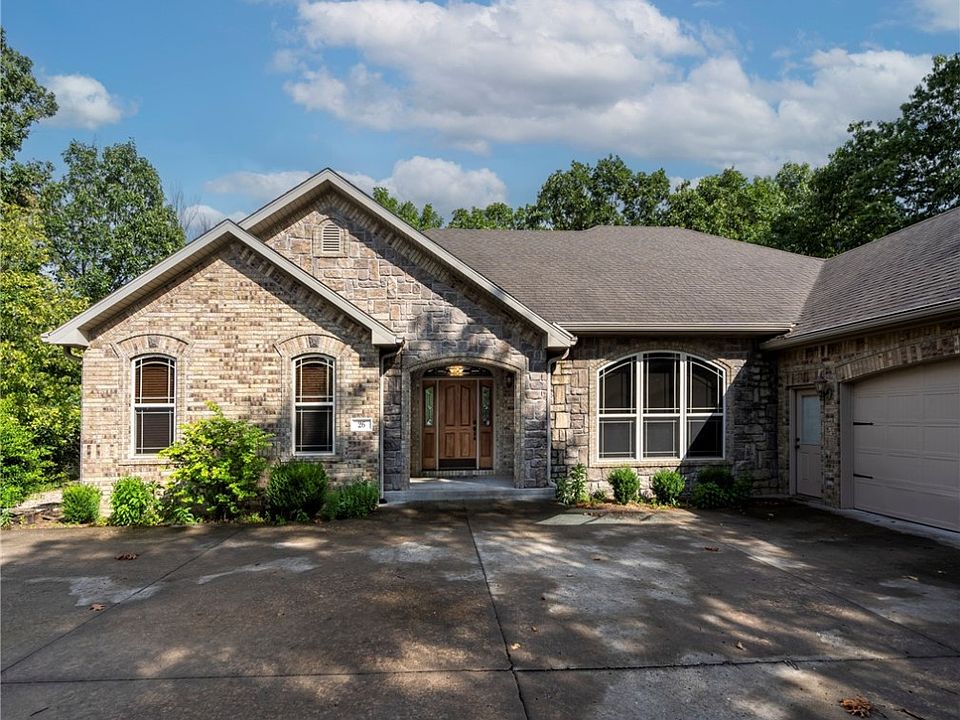 1st image of 26 Taylor Dr