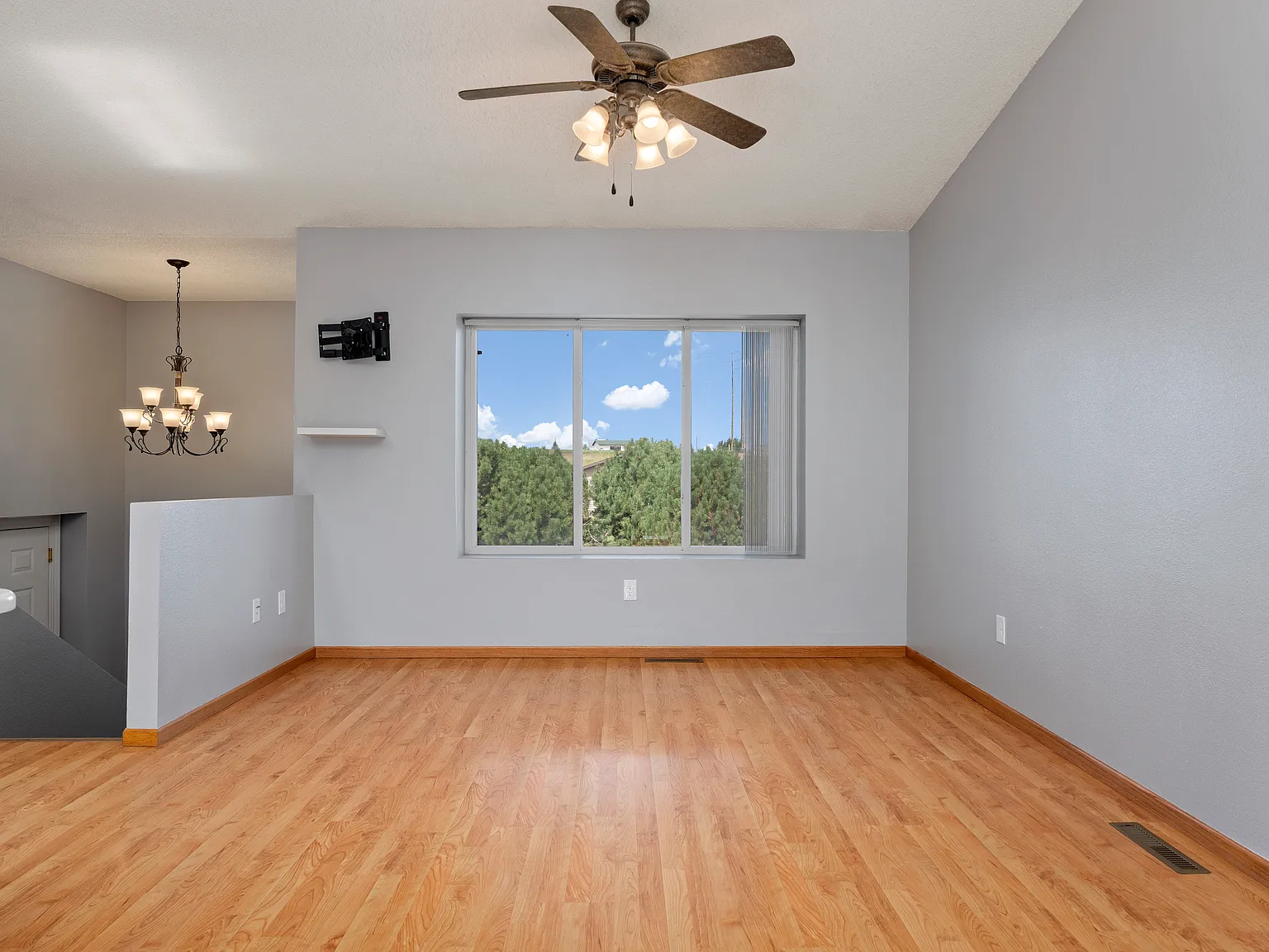 4 bed, 1170 sqft, $2,900 — Photo 4
