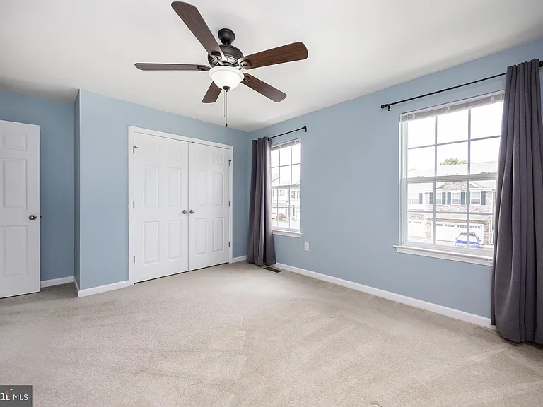 253 Fairfield Cir W — Photo 33