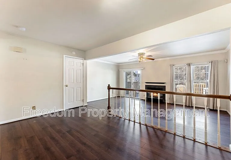 726 Pine Tree Ct — Photo 12