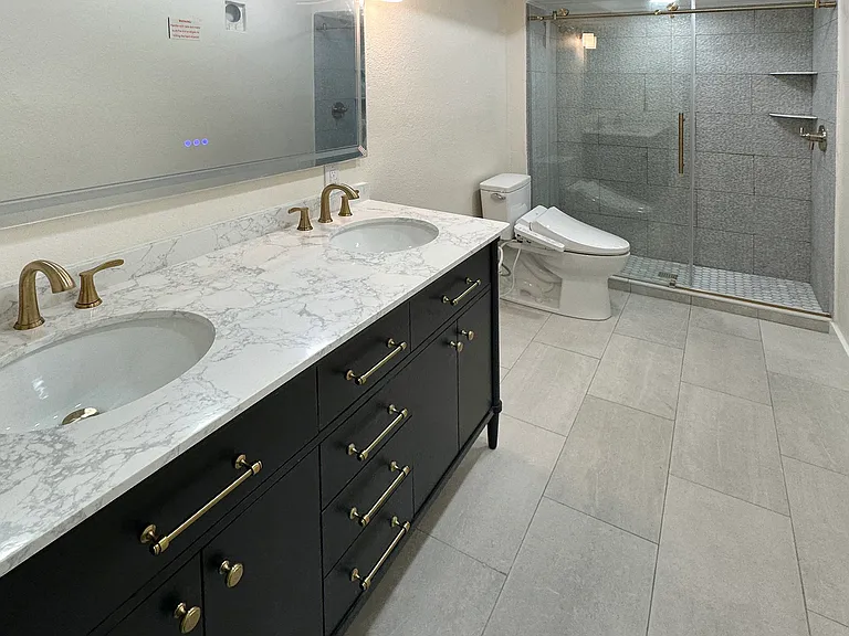 2301 Ridgmar Plz — Photo 14