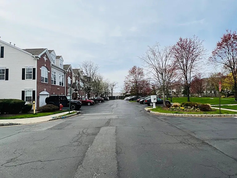Beautiful Community of Hickory Manor
