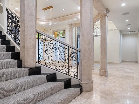 4th image of 15032 Gaillardia Dr