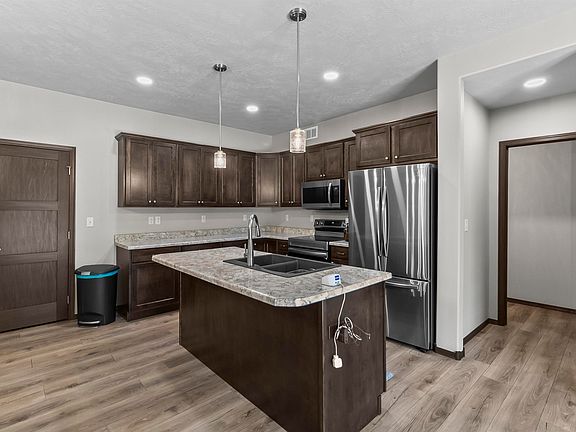 5th image of 2541 E Meadowside Pl