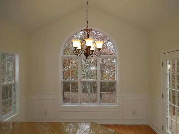 4th image of 380 Barrington Grange Dr