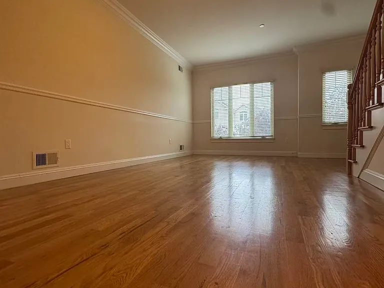 14 Pyramid Ct — Photo 3