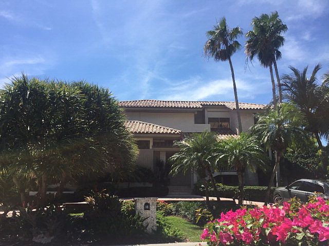 2nd image of 10 N Pelican Dr