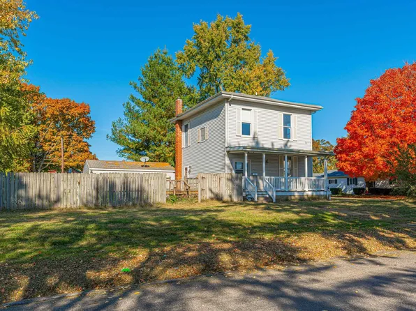 402 3rd St, Lincoln, IL 62656