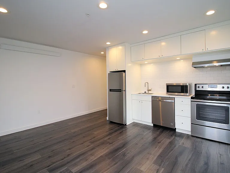 1480 N Jarrett St #303 — Photo 8