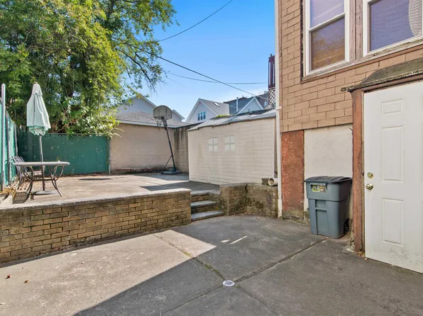 78 Linden Avenue image 21 of 24