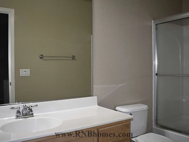 2103 Ferry Cir — Photo 11