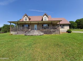 302 Sharp Rd, Sevierville, TN 37876