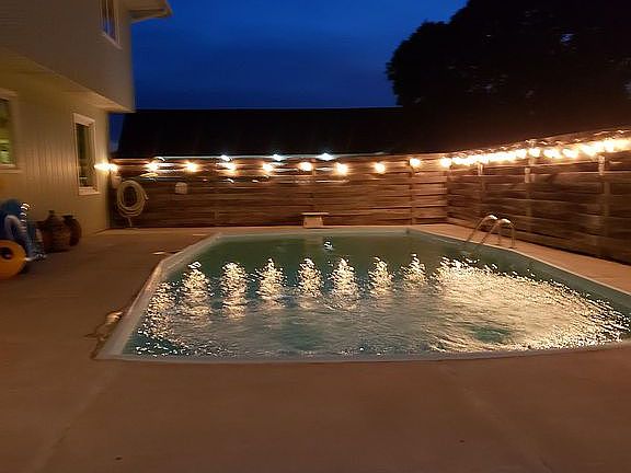 3rd image of 2221 Sunset Dr