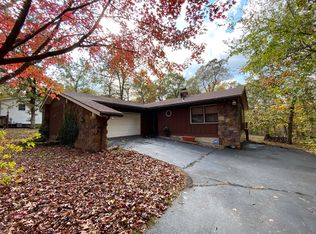 911 Castle Dr, Joplin, MO 64804