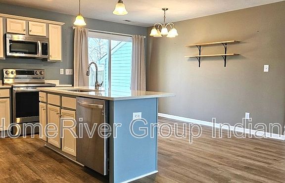 5th image of 525 Eagle View Ct