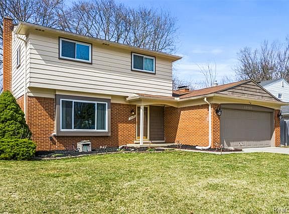 2nd image of 29485 Spring Hill Dr