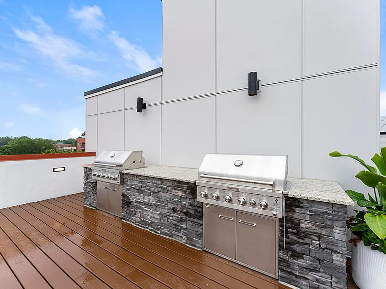 615 Daniels St #111 — Photo 15