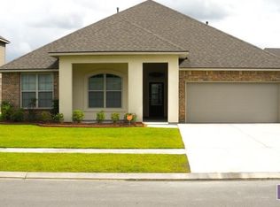 40124 Chestnut Oak Dr, Gonzales, LA 70737