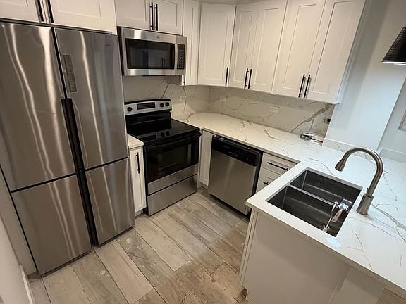 3rd image of 3617 W Shakespeare Ave #1