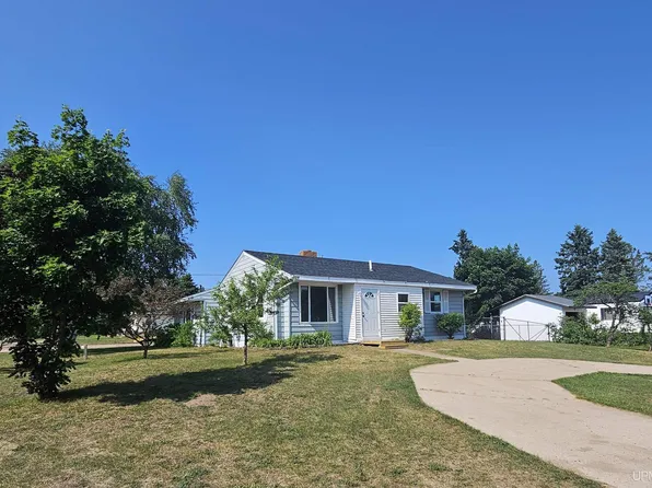 6 E Jackpine St, Gwinn, MI 49841