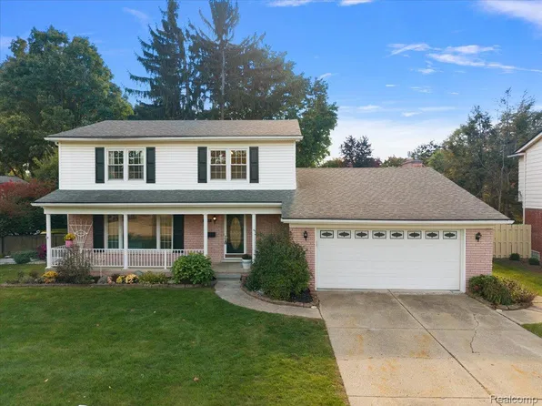 15557 Alpine Dr, Livonia, MI 48154