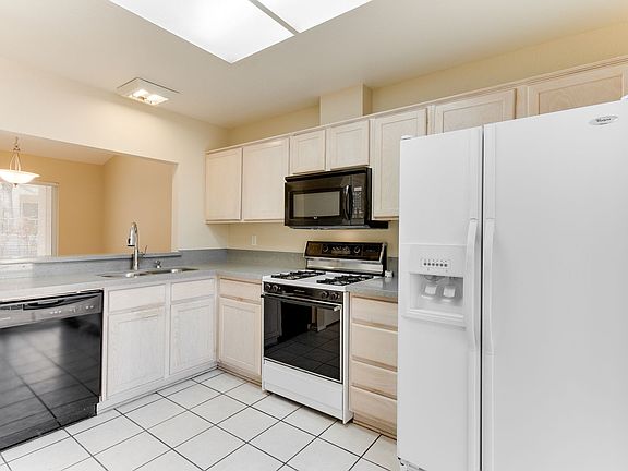 2nd image of 2717 Sungold Dr