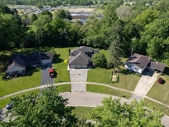 5th image of 381 Timber Dr