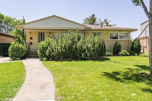 1st image of 6943 W Oakton Ct