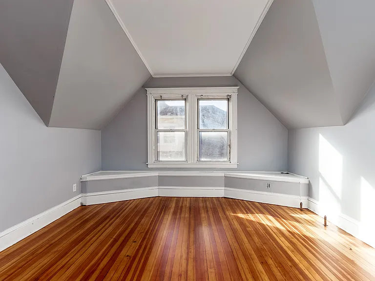 396 Sigourney St #3 — Photo 3