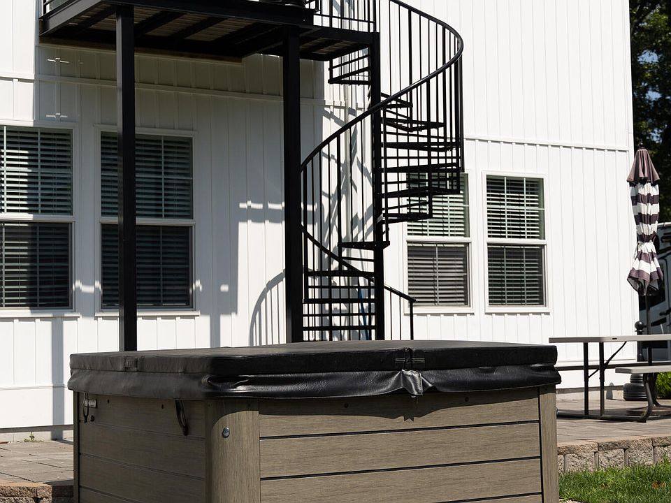 5904 E Division St, Newaygo, MI 49337 MLS 23030477 Zillow