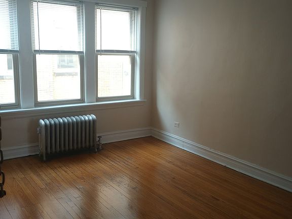 4th image of 4101 N Sacramento Ave #2S