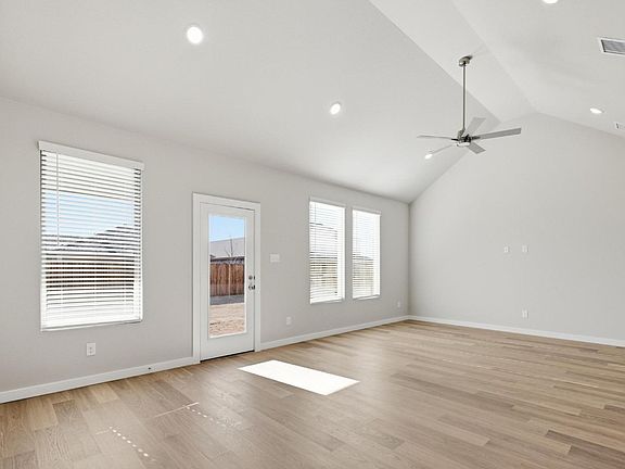 5th image of 621 Marigold Hill Way