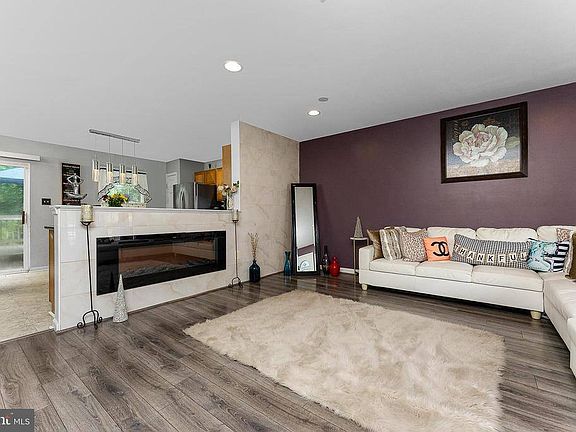 3rd image of 7518 Belgravia Ln