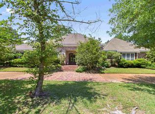 1526 Riverwood Dr, Jackson, MS 39211